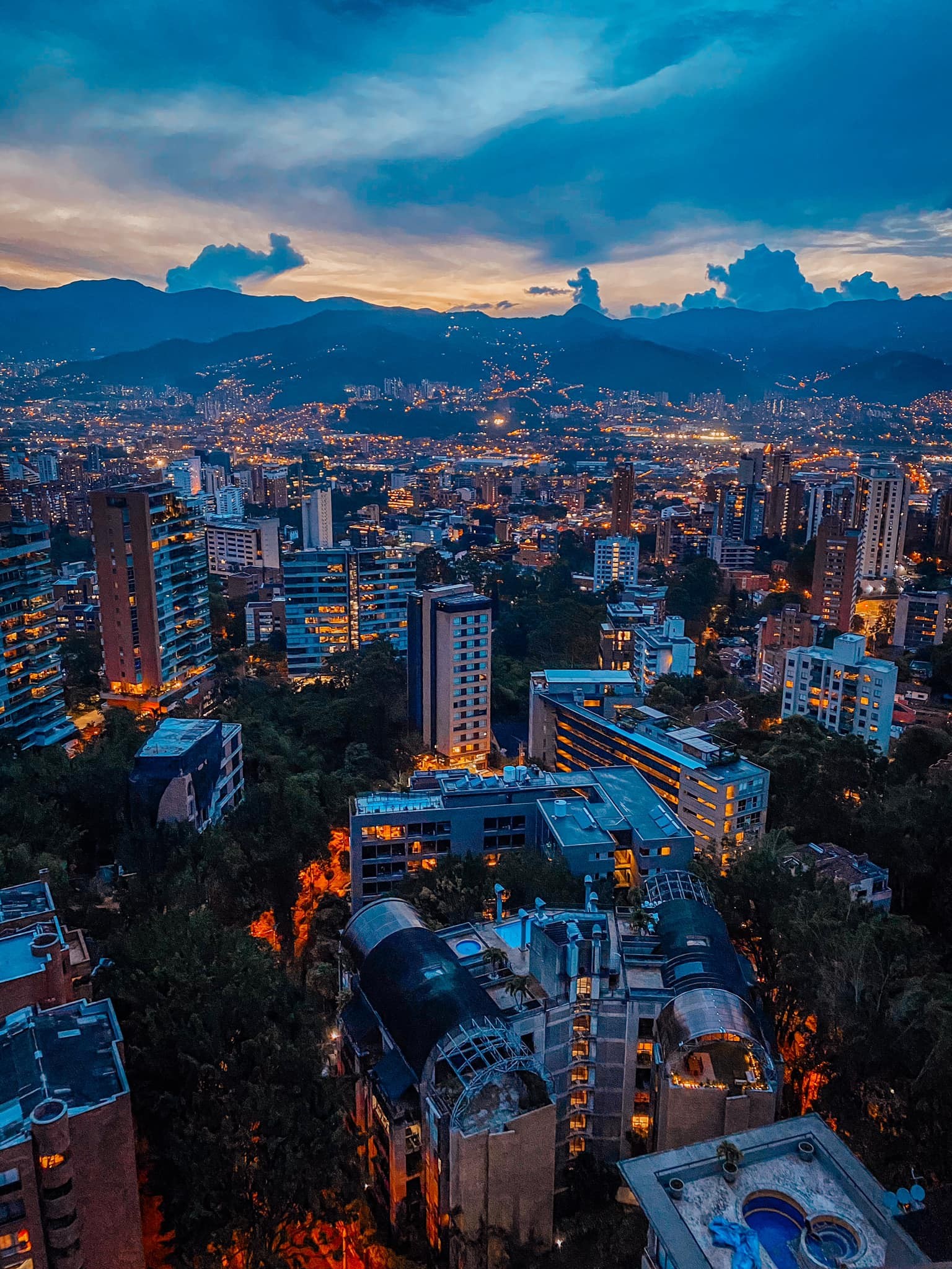 El Poblado vs. Laureles in 2026: which one is for you?